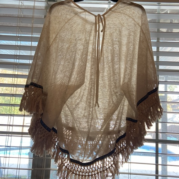 Poncho from the Mint Julep - Picture 2 of 5